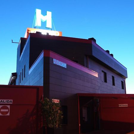 V Hotel Arroyomolinos Luaran gambar