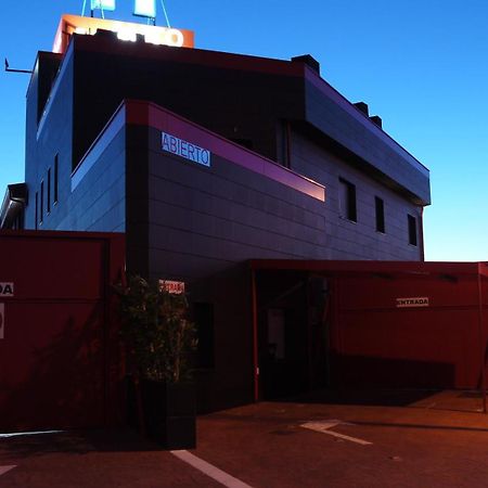 V Hotel Arroyomolinos Luaran gambar
