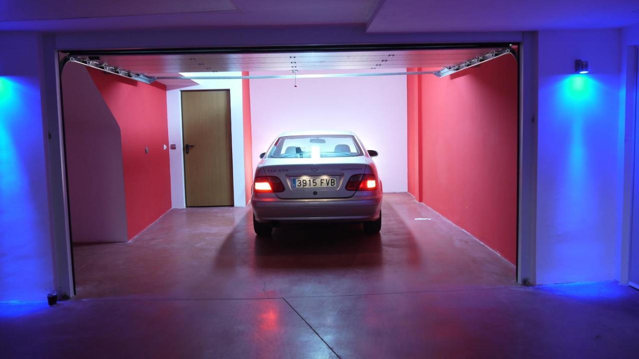 V Hotel Arroyomolinos Bilik gambar