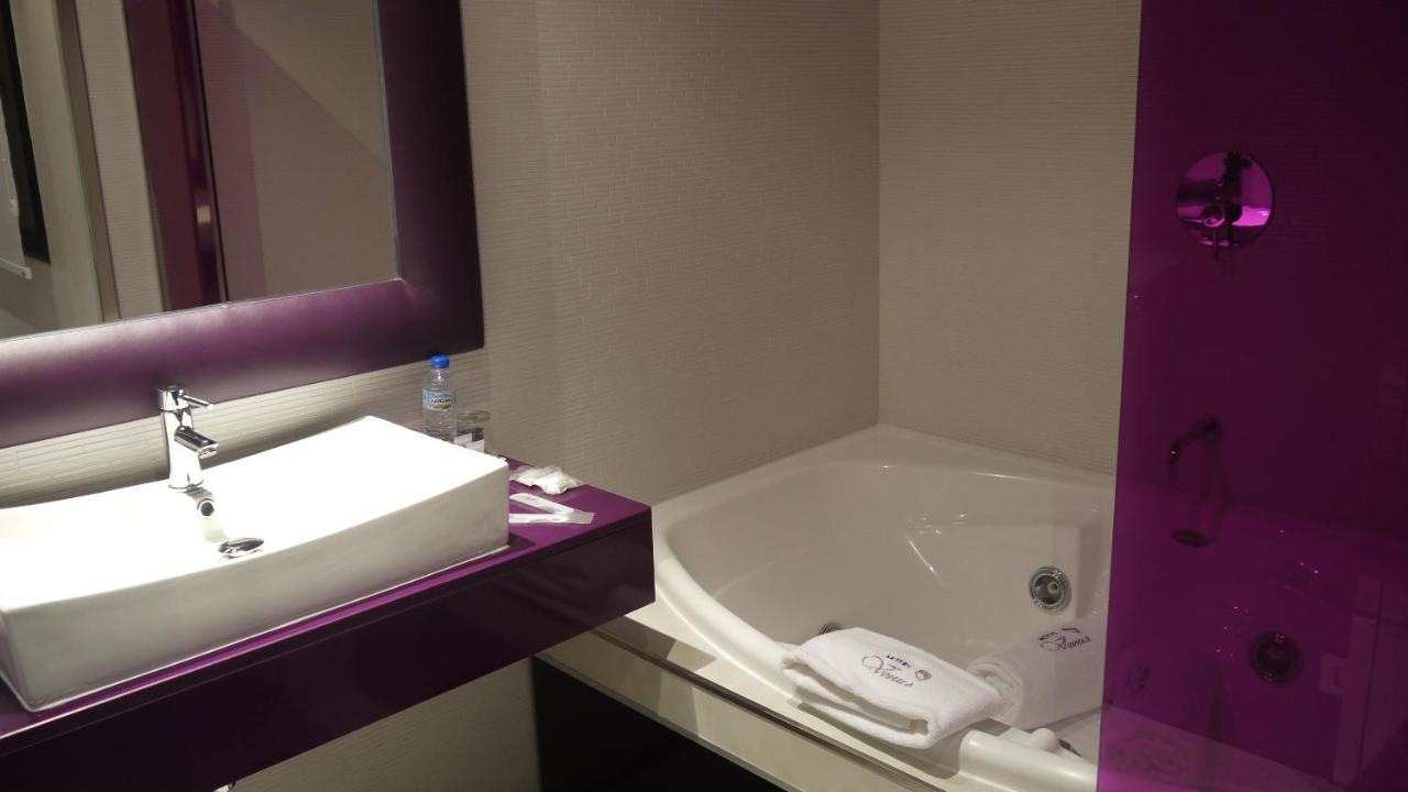 V Hotel Arroyomolinos Luaran gambar