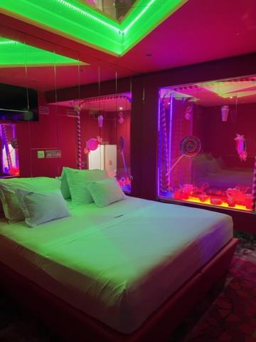 V Hotel Arroyomolinos Luaran gambar