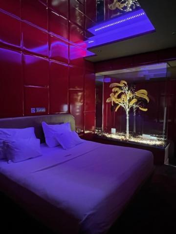 V Hotel Arroyomolinos Luaran gambar