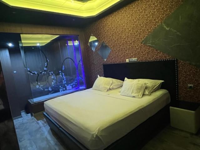 V Hotel Arroyomolinos Luaran gambar