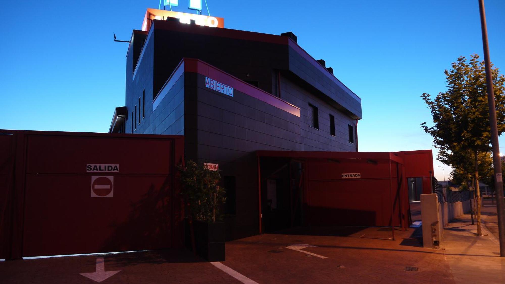 V Hotel Arroyomolinos Luaran gambar